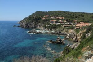 Vue sur la côte de Talamone