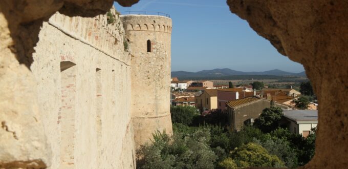 Photo et vue depuis les murs de Magliano in Toscana