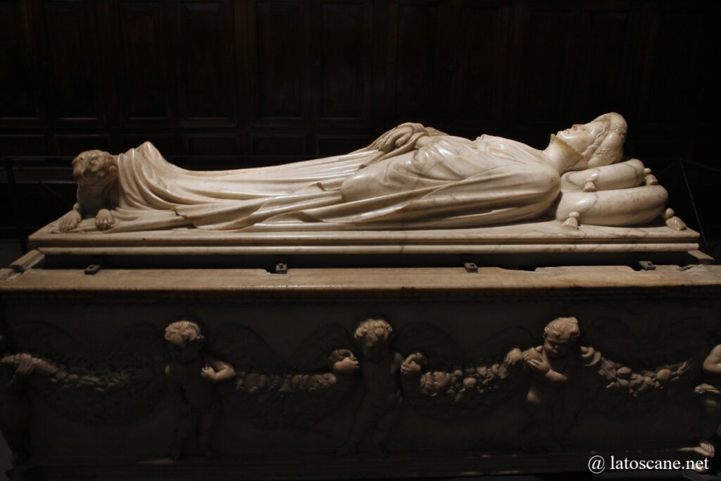 Photo du monument d'Ilaria del Carretto dans la sacristie de la cathédrale de Lucques