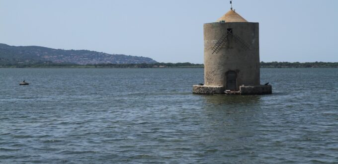 Veduta del mulino spagnolo di Orbetello