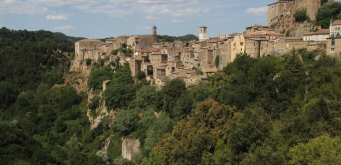 Veduta su Sorano in Toscana