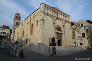 Vue de la Piazza Giosue Carducci à Pietrasanta